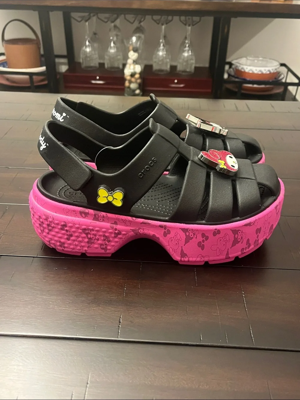 Crocs Hello Kitty My Melody Kuromi Stomp Sandals Shoes new Women’s Sizes_3